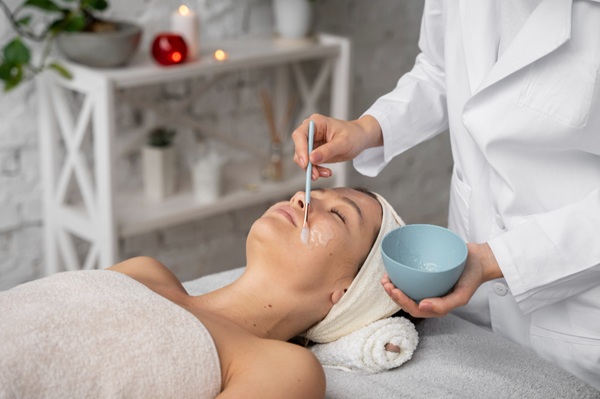 Who It’s For Anti-Aging Facial